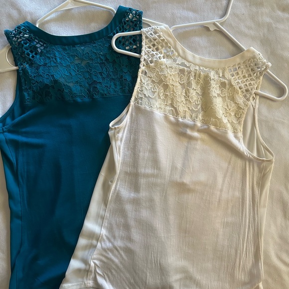 Express tops, 5 tops in this bundle - Picture 5 of 7